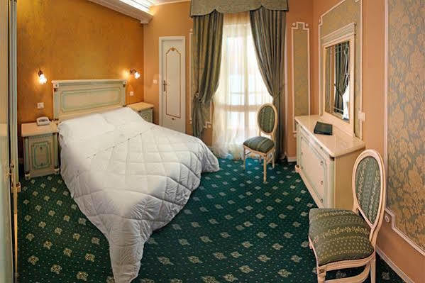 Hotel Maremonti Gabicce Mare Eksteriør bilde